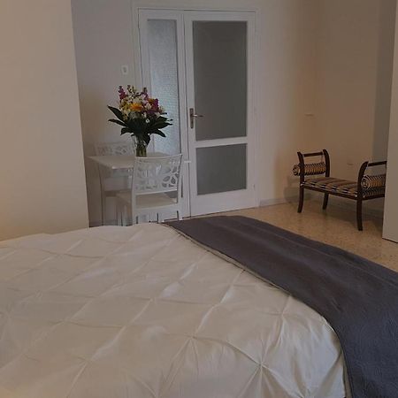 Residenze Benedetto Croce Hotel Bari Exterior foto